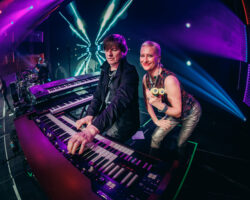 [FOTO] Emocija, zajedništvo i rock’n’roll: Parni Valjak oduševio u Gradski vrt