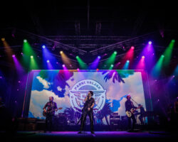 [FOTO] Emocija, zajedništvo i rock’n’roll: Parni Valjak oduševio u Gradski vrt